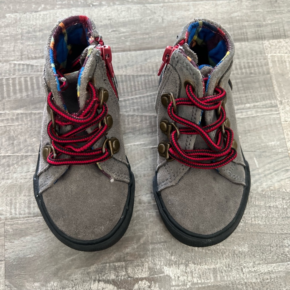 Infant/toddler size 5 boots